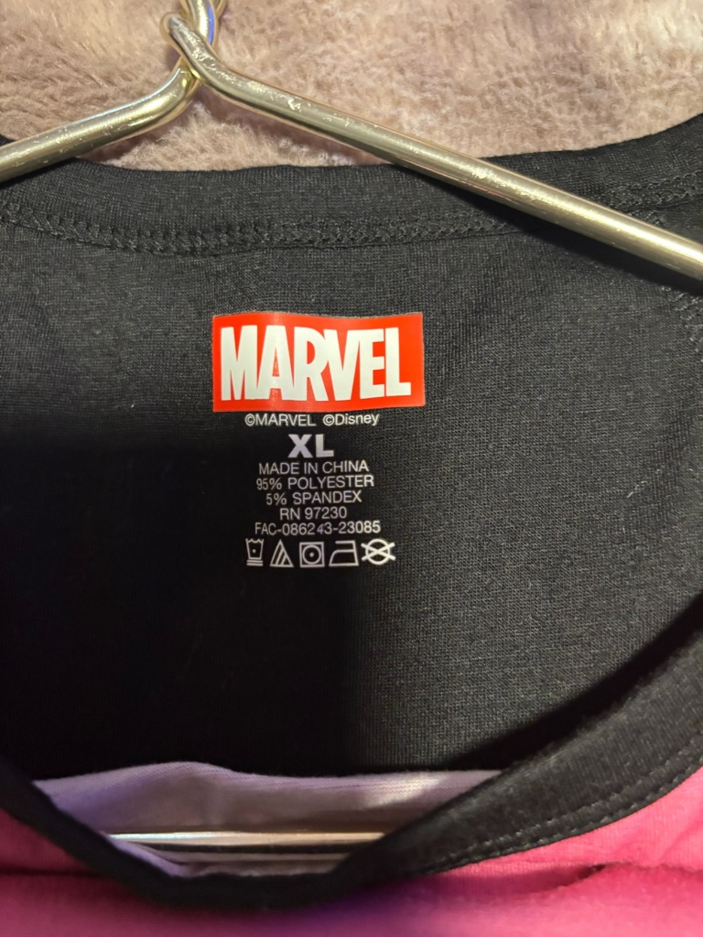 Marvel Guardians of the Galaxy Tank Top XL Colorful Graphic Festival Tee
(934) - Picture 5 of 6